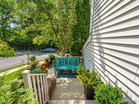 3rd image of 55 Lambiance Ct Building 3