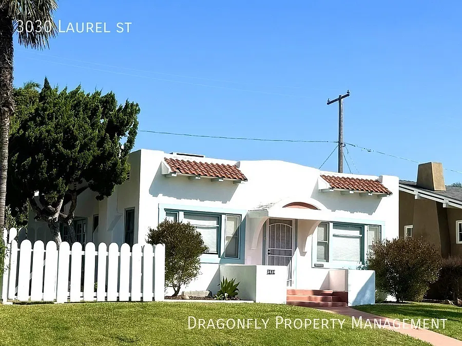 Unfurnished Spanish Bungalow In Burlingame - North Park — Photo 2