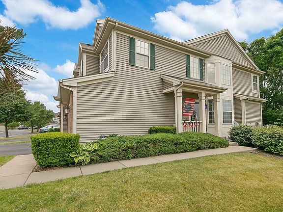 2nd image of 685 Creekside Cir #685