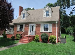 2327 Fairway Dr SW, Roanoke, VA 24015