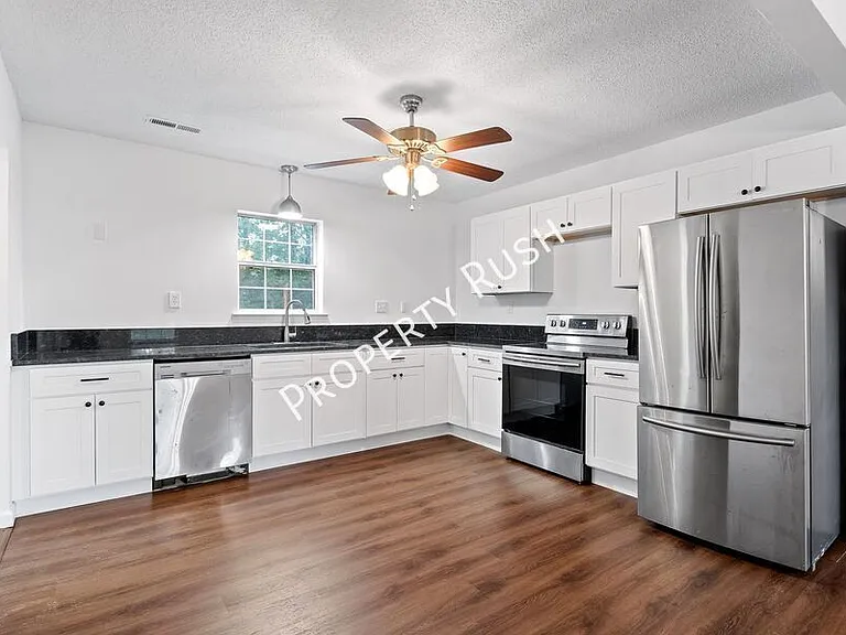 3404 Frawley St — Photo 13