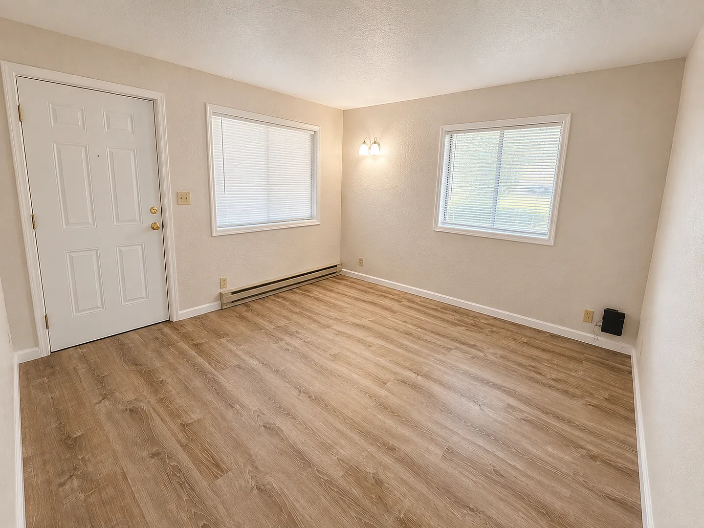 4209 37th Ave S — Photo 2