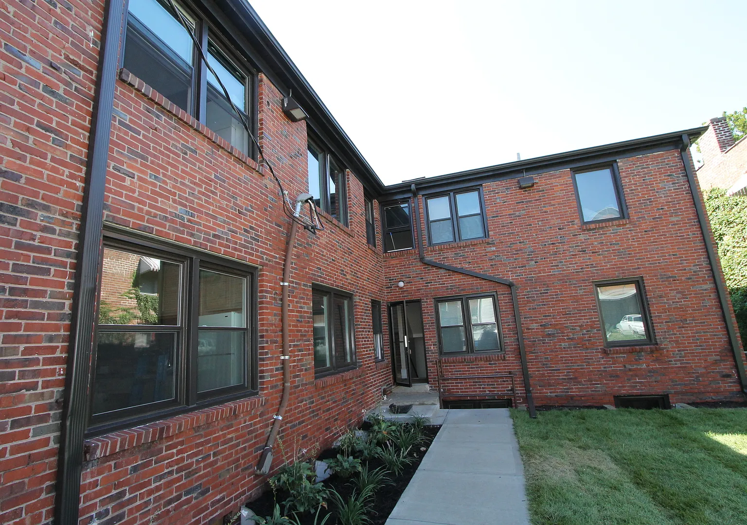 The Tiverton — Photo 2