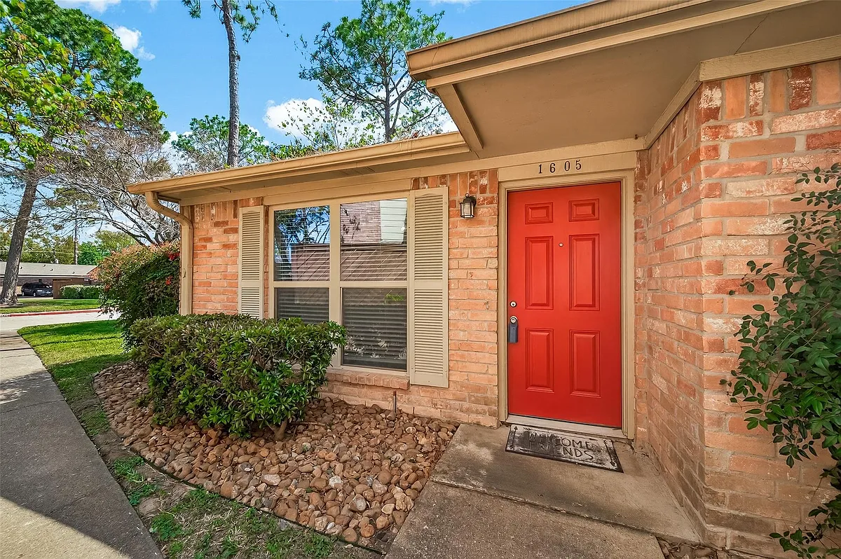 Building Photo - 8801 Hammerly Blvd #1605