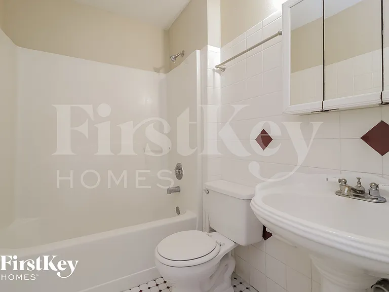 541 Albatross Dr — Photo 14