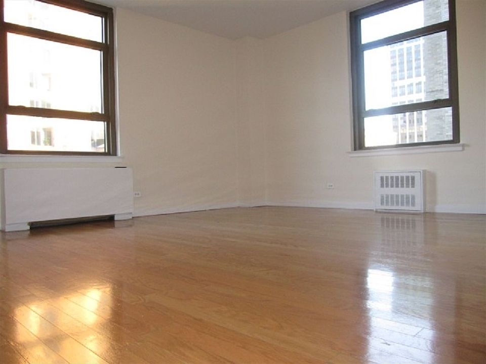 1st image of 4 Park Ave APT 15E