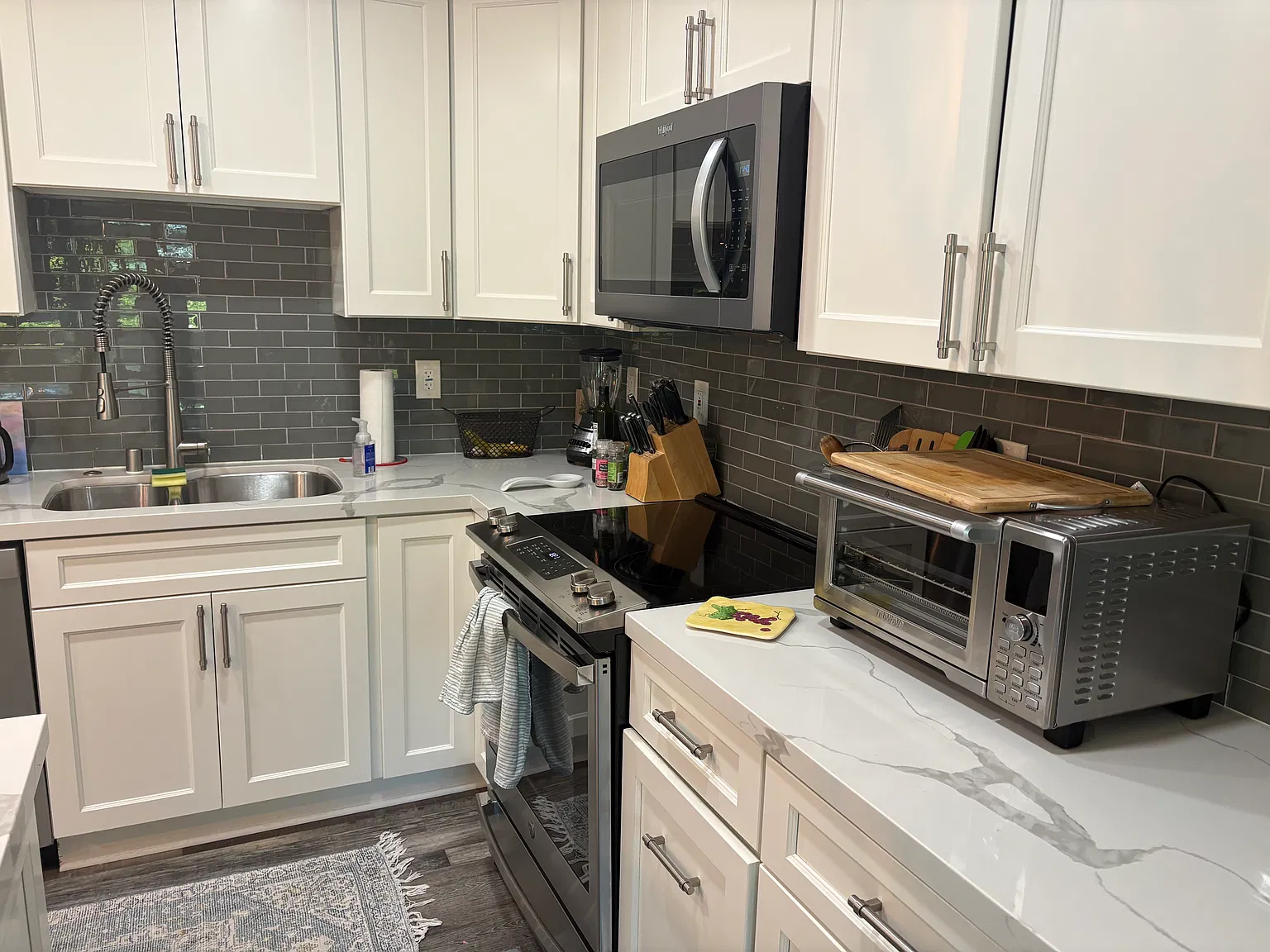 2 bed, 1054 sqft, $4,000 — Photo 4