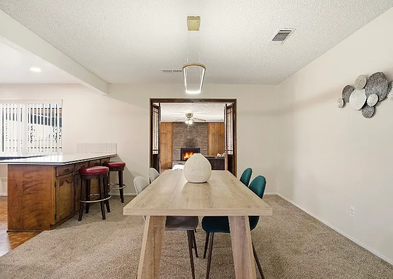 4305 Andrew Dr NE — Photo 10