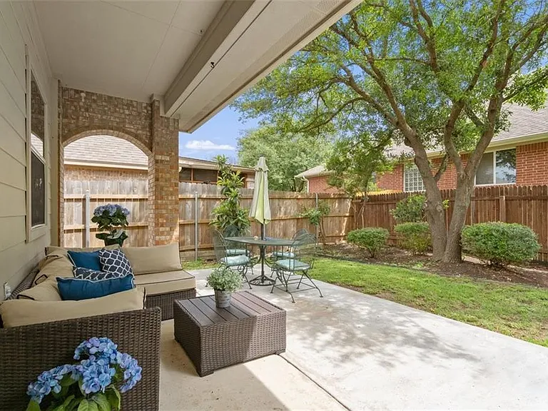 2101 Aaron Ross Way — Photo 28
