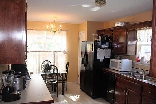 5th image of 160 Whitehall Dr