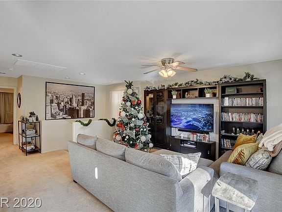 3rd image of 6033 Aripeka St