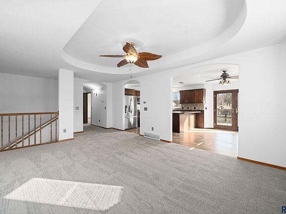 3rd image of 5417 W Oak St