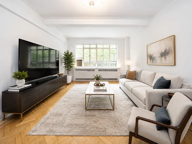 10 W 74th St #2D — Photo 1