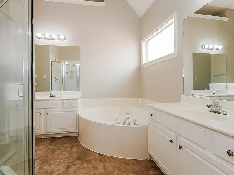8701 Eagle View Dr — Photo 9