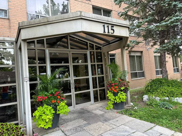 115 Omni Dr #2605, Toronto, ON M1P 5B4