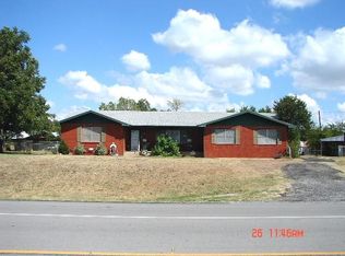 304 W Lucy Bertram St, Gustine, TX 76455