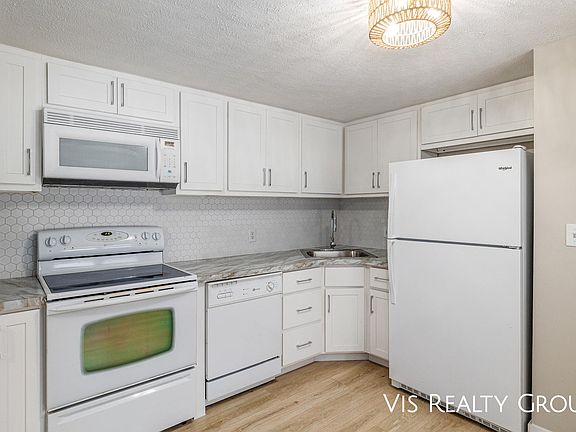 5th image of 17497 144th Ave #1
