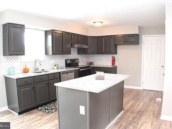 3rd image of 103 Deschler Blvd