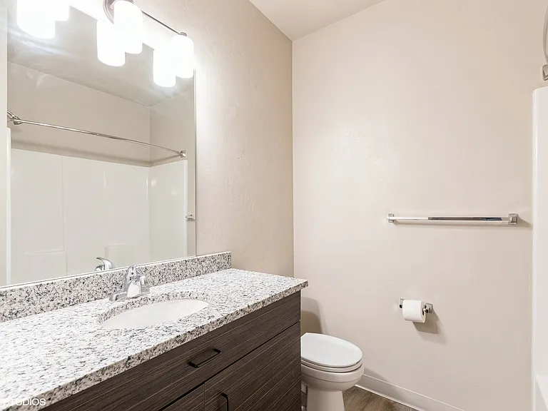 Eagle Valley Ranch Apartments — Photo 20
