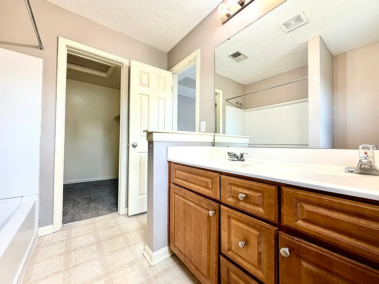 224 N Hedge Ln — Photo 18