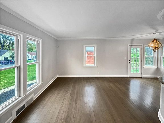 3rd image of 8013 Jefferson St