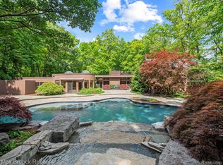 5130 Deep Wood Rd, Bloomfield Hills, MI 48302