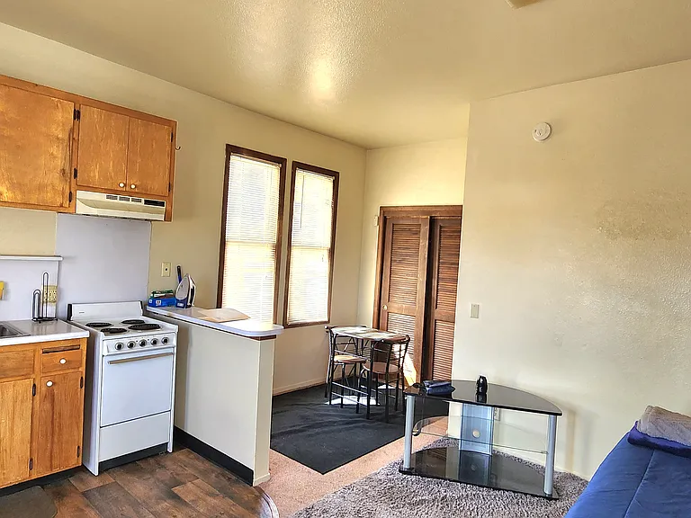 1561 N Van Ness Ave #13 — Photo 2