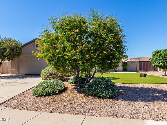 3rd image of 2305 E CORTEZ Drive