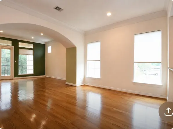 9127 Harbor Hills Dr, Houston, TX 77054