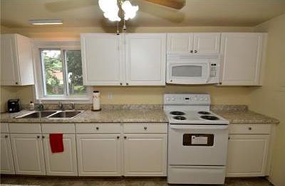 2nd image of 2722 Southeast Dr