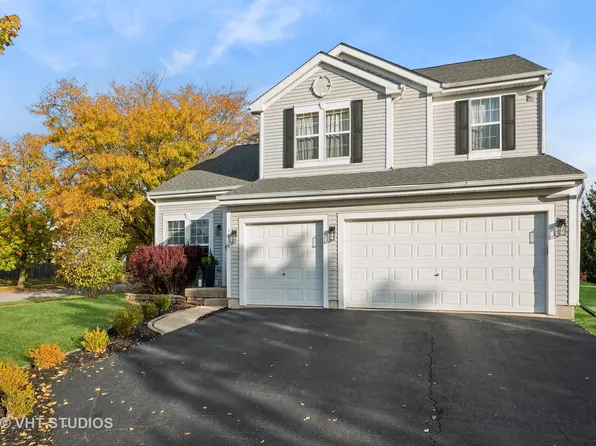 1838 Clarendon Ln, Aurora, IL 60504