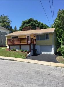 33 Converse Pl, New London, CT, 06320