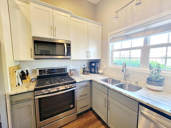 4th image of 4640 Centrebrook Cir