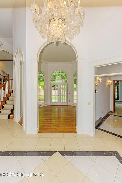 4th image of 4 Devonshire Way