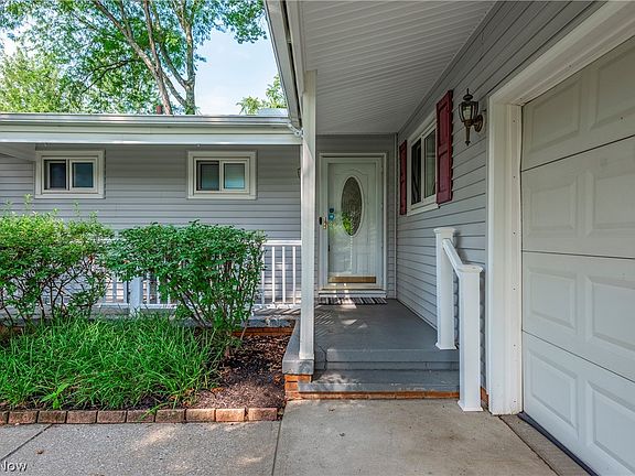 2nd image of 6705 Hawthorne Dr