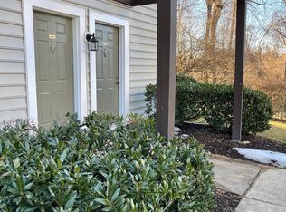 10146 Oakton Terrace Rd #10146, Oakton, VA 22124