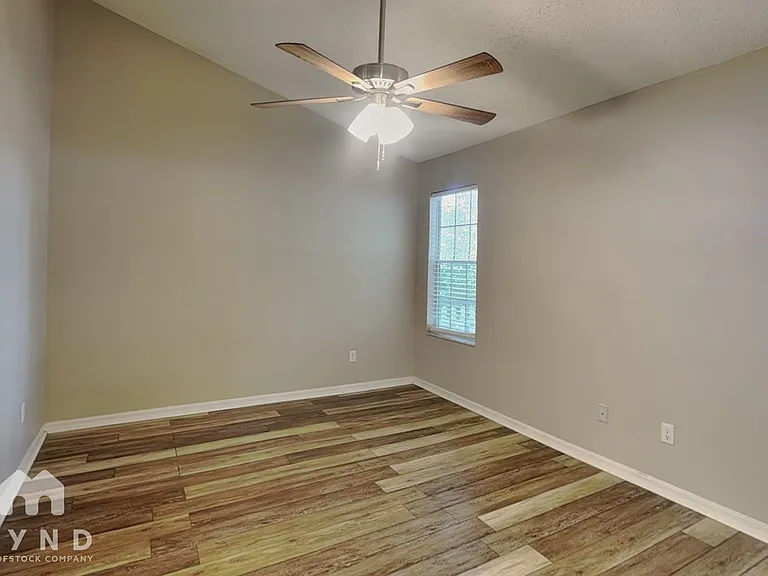 1729 Chatham Cir — Photo 6