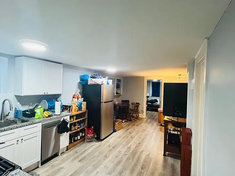318 State St — Photo 27