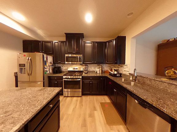 4th image of 204 Starling Cir