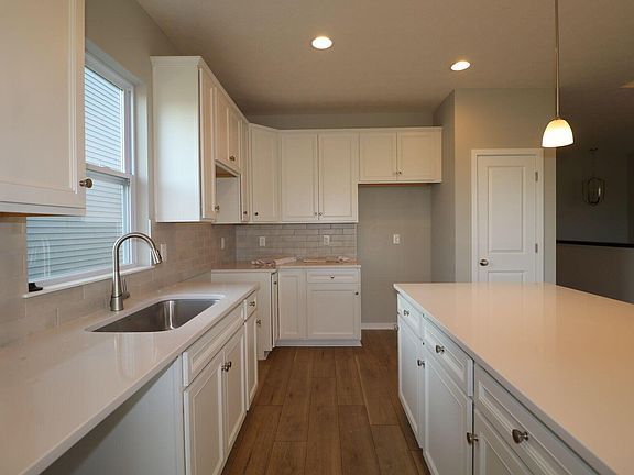 3rd image of 3735 Mantle Dr