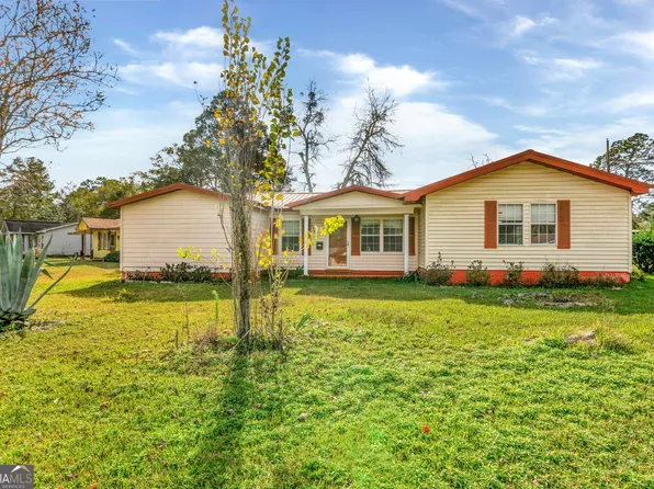 643 Robinson Dr, Jesup, GA 31545