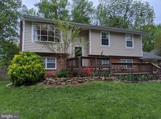 5 Olympic Dr, Fredericksburg, VA 22408