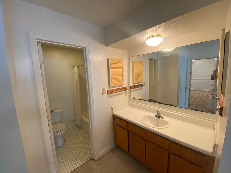 Avery Close Condominiums — Photo 99