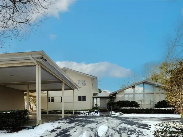 104 Parkway South, New London, CT 06320