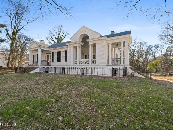 180 Craft St, Holly Springs, MS 38635