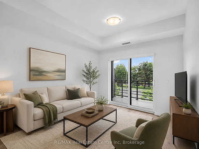 251 Northfield Dr E — Photo 15