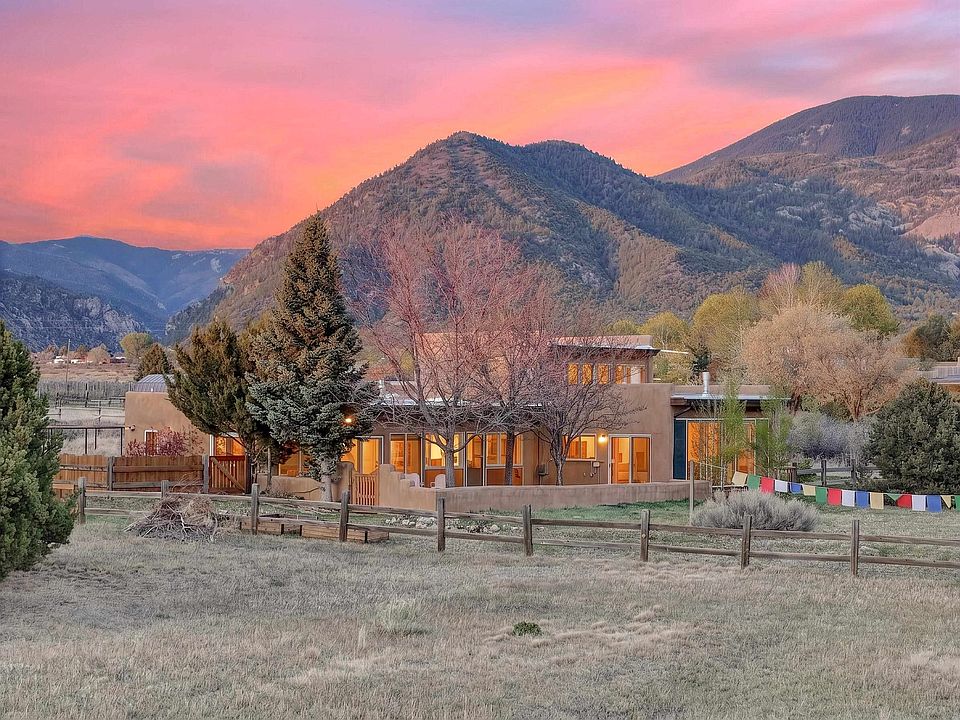 1st image of 63 Las Animas Rd