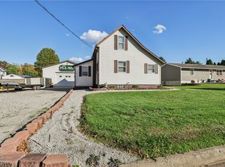 670 Dartmouth St SE, Brewster, OH 44613