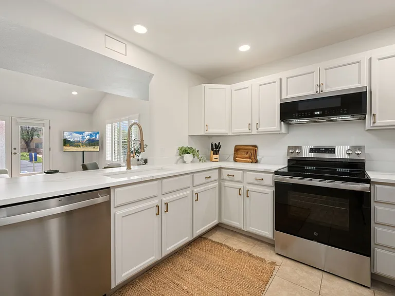 1020 Rolland Moore Dr #2D — Photo 7
