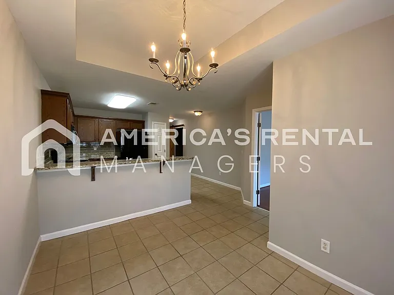2819 Southwood Ln — Photo 14